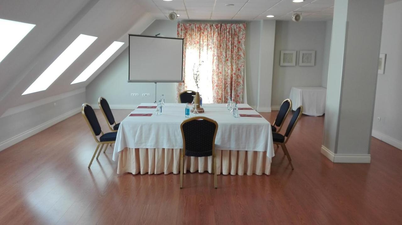 Fc Infantas De Leon Hotel Eksteriør billede