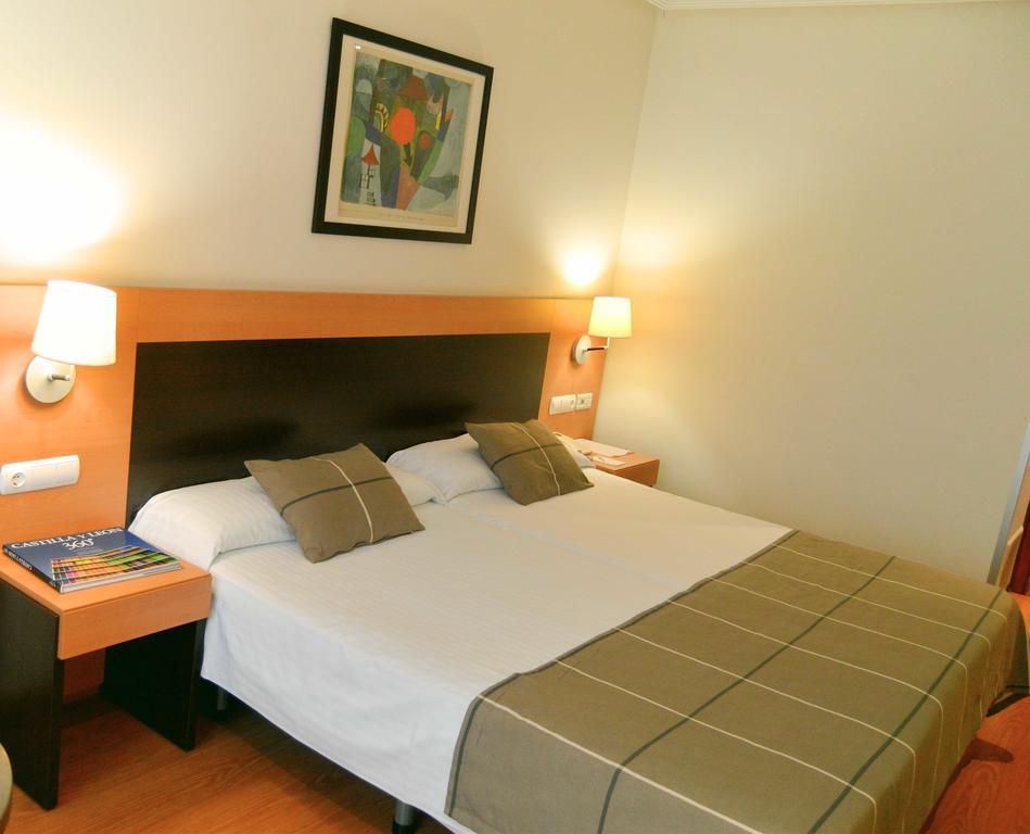 Fc Infantas De Leon Hotel Eksteriør billede